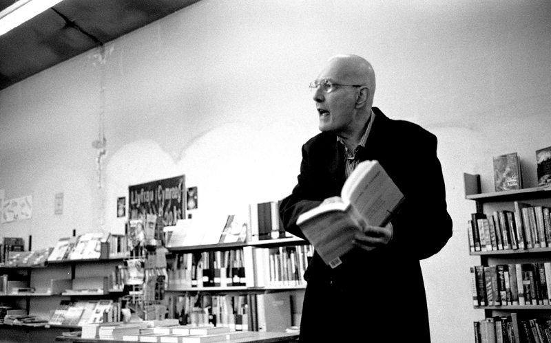 Peter Finch at Roath Library Dec 2013
