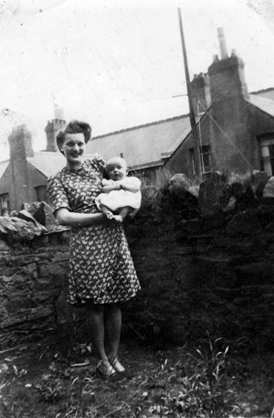 Peter Finch as baby